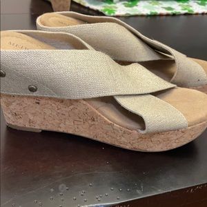 Merona gold Wedges— 8.5
